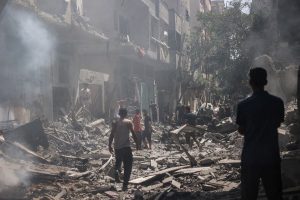 غزة شهداء ومصابون في قصف العدو الصهيوني خان يونس