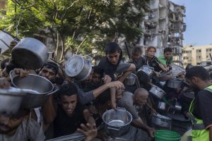 17523254916836 الإعلام الحكومي بغزة: خطر المجاعة يتفاقم في القطاع والموت يُهدد مئات الآلاف