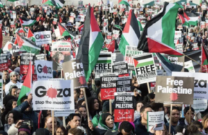 احتجاجات في لندن رفضا لحظر “تحرك من أجل فلسطين” وتصعيد أمني ضد المتظاهرين
