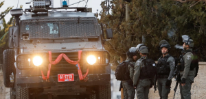حملة اعتقالات صهيونية واسعة في مخيم قلنديا طالت أكثر من 20 شابا فلسطينيا