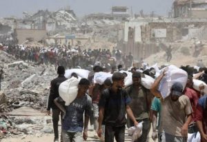 30 شهيدًا بمجزرة صهيونية بحق منتظري المساعدات في غزة