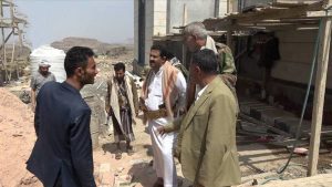 محافظ البيضاء يتفقد الخدمات في مستشفى الطيب ومستوى إنجاز سكن الأطباء بمديرية صباح