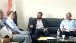 IMG_20250804_153542_465 شيبان يناقش مع مهدي تسهيل دخول الإمدادات الطبية