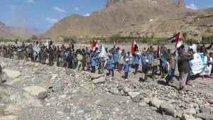 IMG_20250813_213134_097 مسيرة طلابية في حريب القراميش تنديداً بجرائم الإبادة والتجويع في غزة