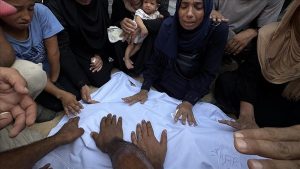 استشهاد 18 فلسطينيا بنيران جيش العدو الصهيوني بغزة