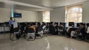 IMG_20250828_200516_499 جامعة صنعاء تستكمل تجهيز وتشغيل 4 معامل و6 قاعات جديدة بكلية الحاسوب