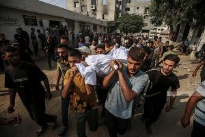 استشهاد استشهاد سبعة فلسطينيين في قصف استهدف ساحة مستشفى المعمداني بغزة