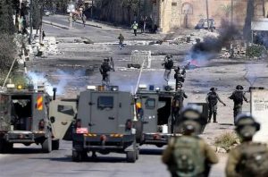 الضفة اقتحامات ومداهمات للعدو الصهيوني لبلدات فلسطينية في الضفة
