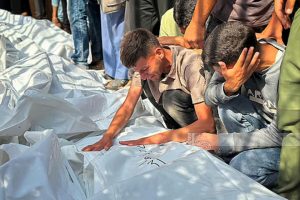 غزة استشهاد 18 مواطناً فلسطينياً إثر قصف العدو الصهيوني على قطاع غزة