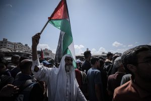 17574233721954 آلاف الأهالي يتظاهرون في مدينة غزة رفضًا للتهجير وتمسُّكًا بالأرض