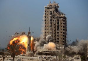 “حماس”: استهداف الأبراج السكنية بغزة جريمة تهجير قسري وتطهير عرقي ممنهج