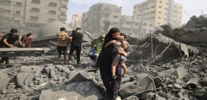 استشهاد 10 فلسطينيين بينهم امرأة وجنينها بقصف صهيوني في مدينة غزة