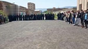 وقفة ومسيرة ضوئية في السدة بإب احتفاءً بالمولد النبوي ونصرة لغزة