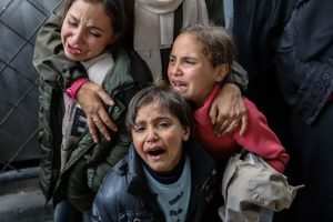 “أنقذوا الأطفال” : طفل فلسطيني يُقتل كل ساعة على يد قوات العدو الإسرائيلية