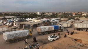 “أونروا”: 6 آلاف شاحنة مساعدات لغزة محاصرة بسبب تعنت “إسرائيل”