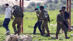 اعتقالات العدو الصهيوني يعتقل عشرة مواطنين فلسطينيين من الضفة المحتلة