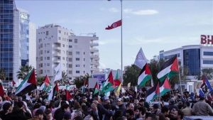 تونسيون تونسيون يبدؤون اعتصام “الصمود” أمام سفارة واشنطن رفضا للإبادة بغزة