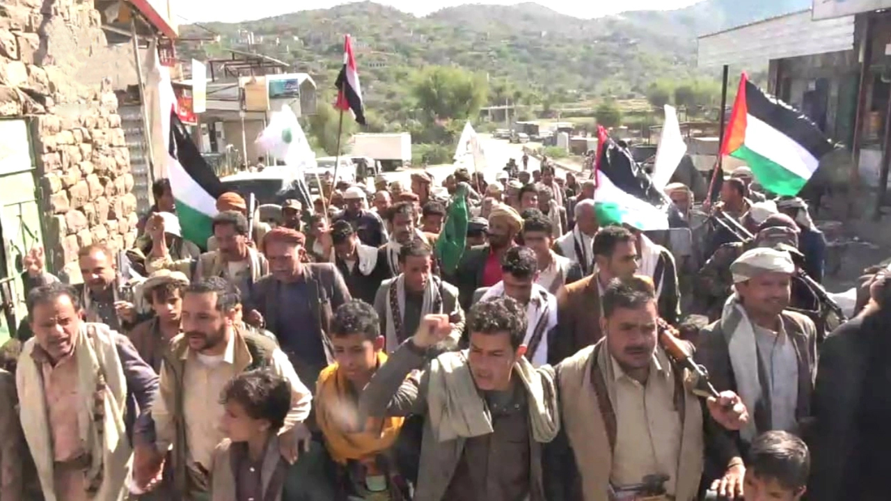 مسيرات جماهيرية في محافظة صنعاء تأكيداً على الجهوزية للجولة القادمة من الصراع