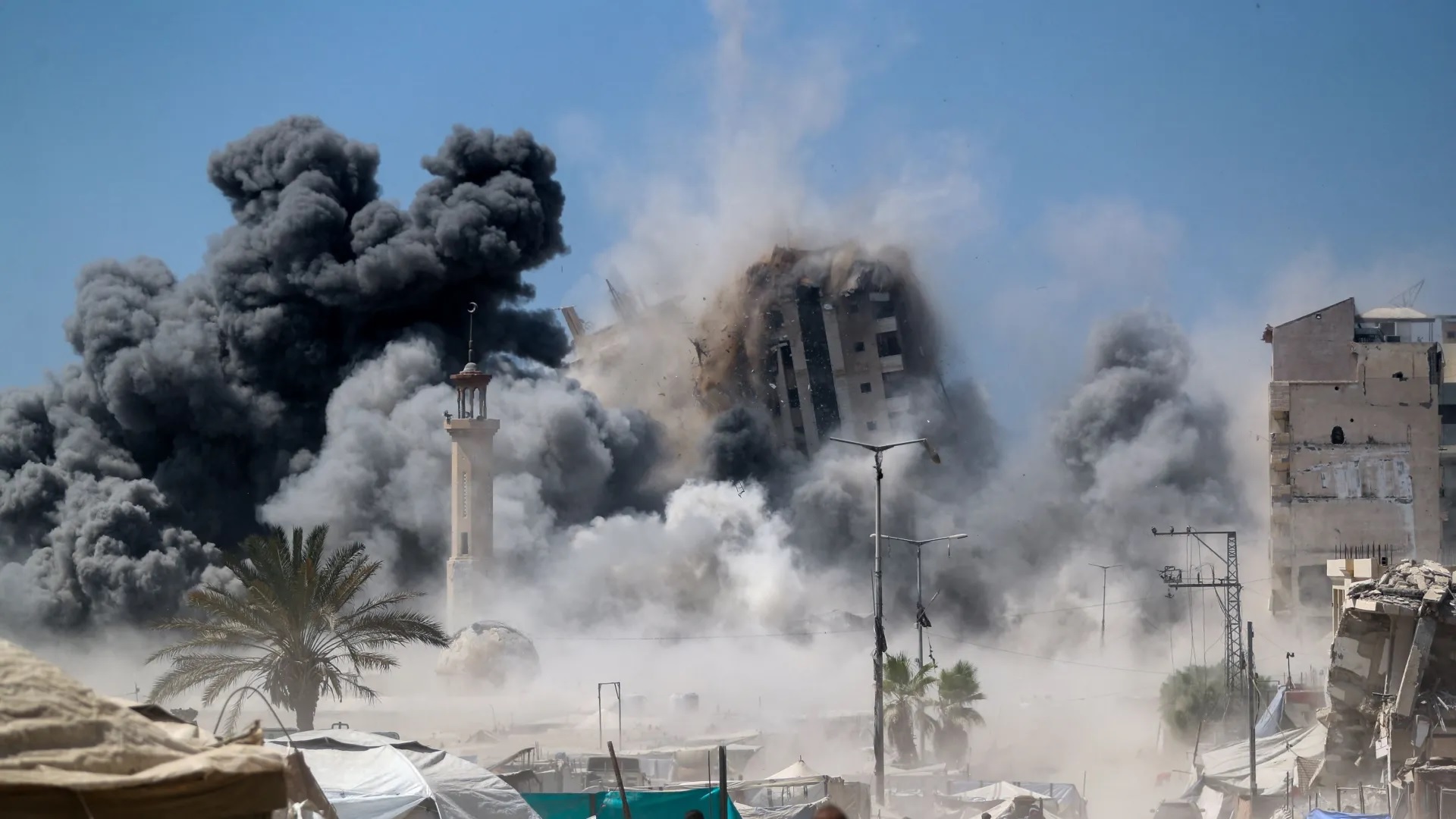 العدوان مستمر على غزة: الاحتلال يقتل ويجوّع ويهدم رغم وقف إطلاق النار