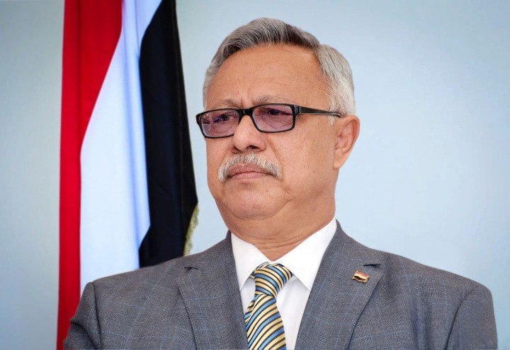 بن حبتور يعزّي في وفاة المناضل سيف صائل القطيبي