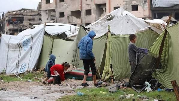 تحذيرات من منخفض جوي في قطاع غزة وسط تخوف مليون ونصف نازح