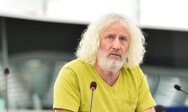 سياسي إيرلندي: الديمقراطية الليبرالية الغربية وإعلامها شريكان في الإبادة الجماعية بغزة