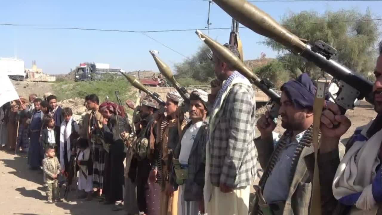 وقفة قبلية مسلحة في بني منصور بالحيمة تعلن النفير العام وتؤكد الجهوزية الكاملة لمواجهة العدو