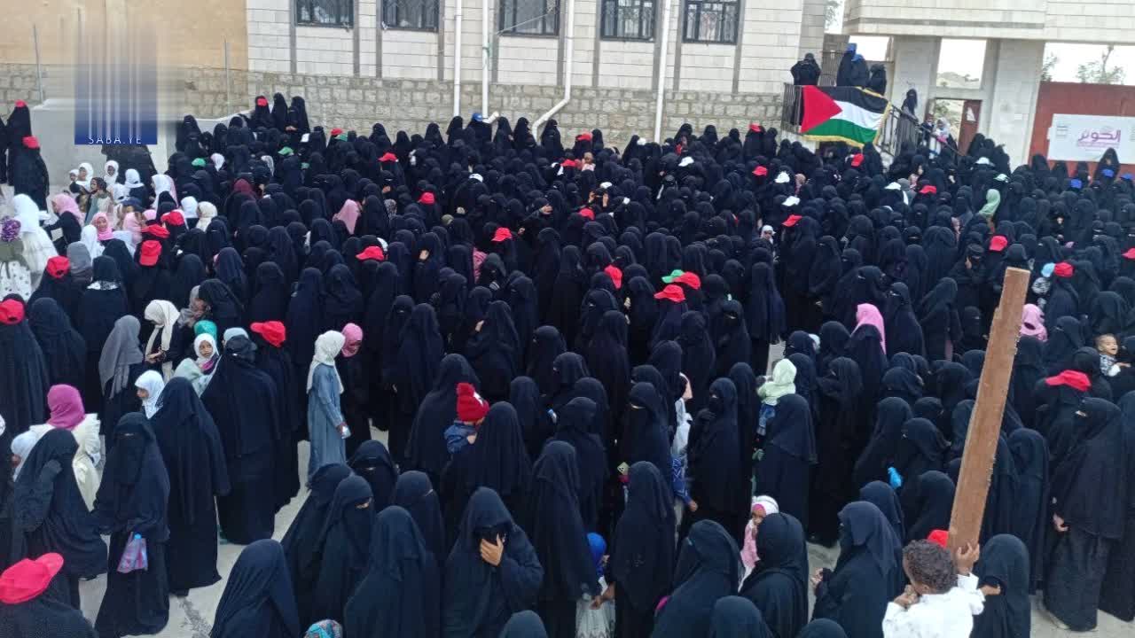 فعاليتان ووقفتان للهيئة النسائية في حجة بذكرى ميلاد فاطمة الزهراء