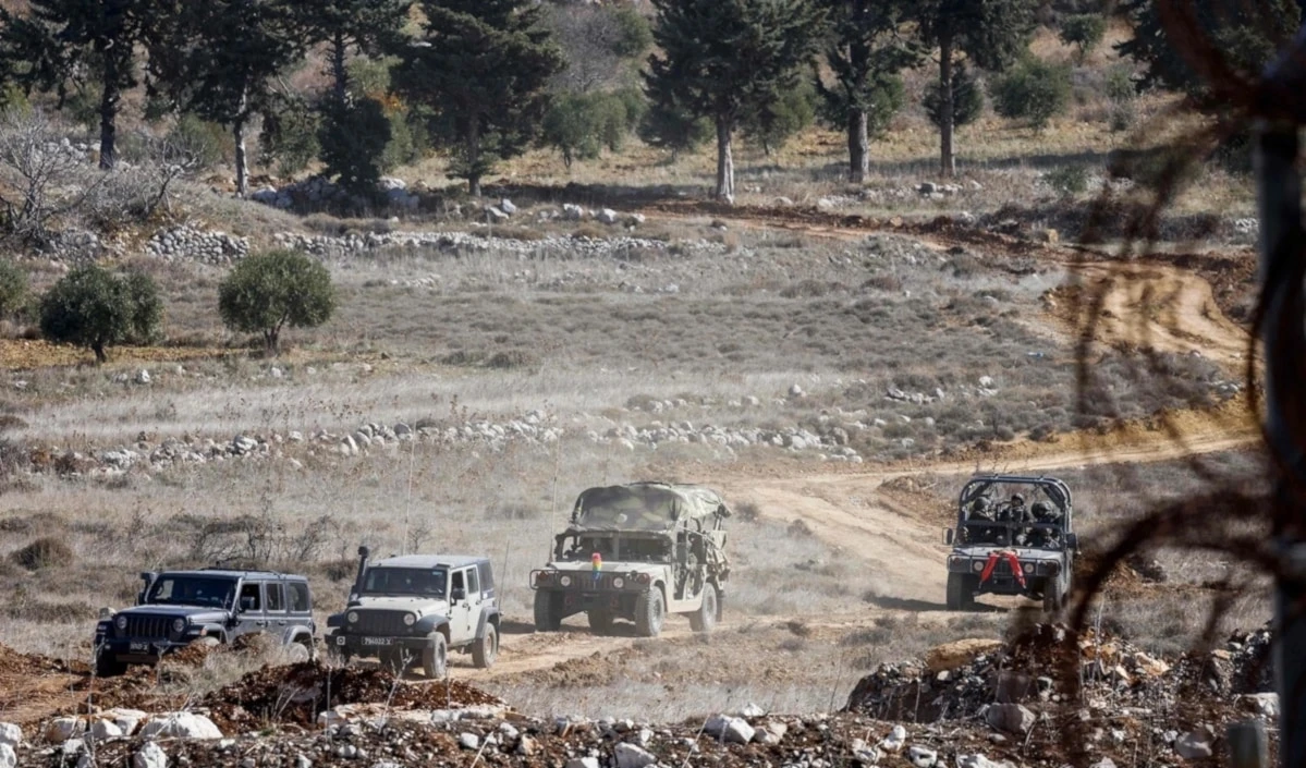 إصابة 3 مدنيين سوريين بنيران العدو الإسرائيلي في خان أرنبة أثناء نصبه حاجز مؤقت