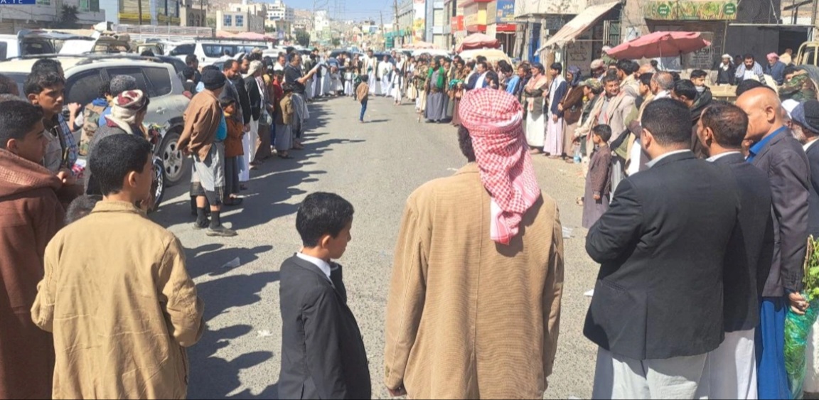 حشود شعبية متعدده في،الأمانة تتوعد بإسقاط المؤامرات الإجرامية على اليمن وفلسطين