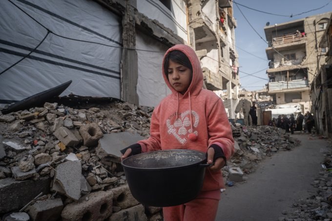 “الغذاء العالمي”: العائلات في غزة تفطر في رمضان بوجبة بسيطة في ظل الركام