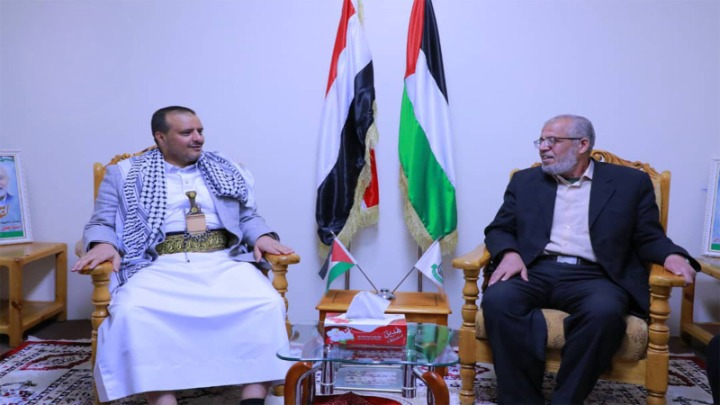 القائم بأعمال وزير الاقتصاد والصناعة يزور مكتب حركة حماس بصنعاء