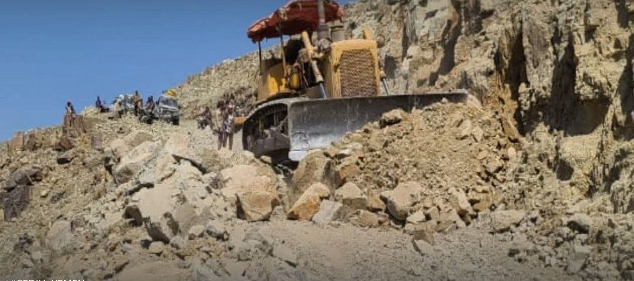 طرق حيوية في عمران وذمار وحجة والضالع