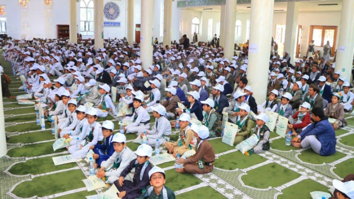 تكريم 750 من حفاظ كتاب الله بمدارس جيل القران في صنعاء