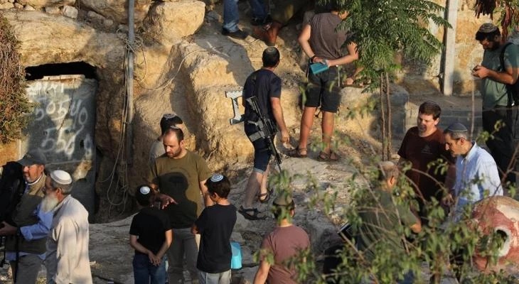 مستوطنون يقتحمون محيط مساكن الفلسطينيين في خربة سمرة بالأغوار الشمالية