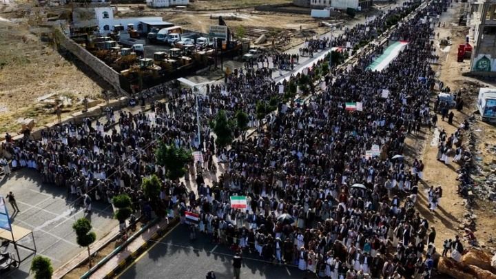 عمران تخرج بمسيرات حاشدة تأكيداً على الجهوزية لنصرة فلسطين ولبنان وإيران