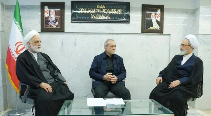 مجلس القيادة الموقت الإيراني يعقد اجتماعه الرابع ويهيئ لتشكيل مجلس خبراء القيادة