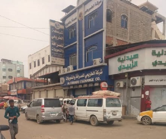 وزير في حكومة “الزنداني” ينهي حياة طفل دهسا في عدن