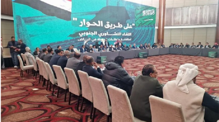 ناشط سياسي يكشف كواليس صفع 3 قيادات يمنية في الرياض “الاسماء”