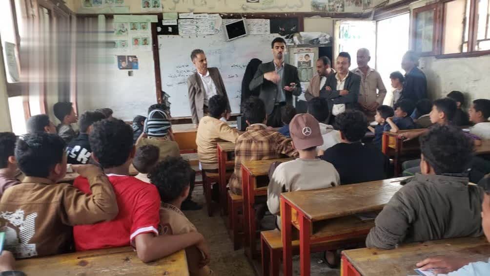 تفقد سير الدورات التدريبية في المدارس الصيفية بإب