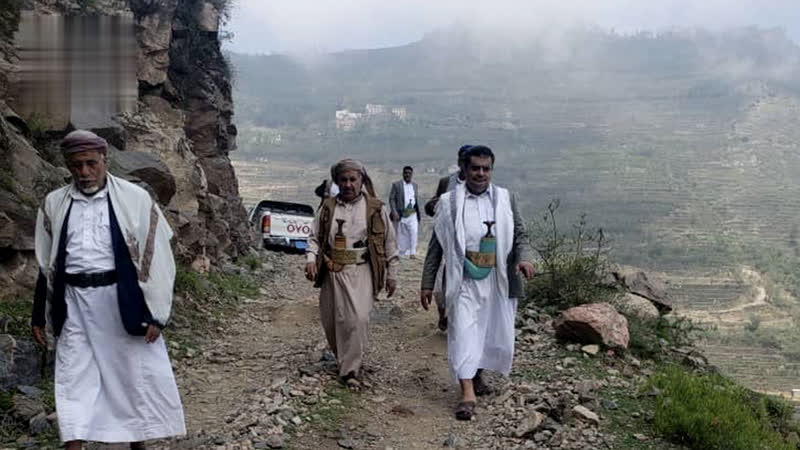 وكيل محافظة حجة يطلع على تنفيذ مشروع مسح وتوسعة طريق في بني العوام