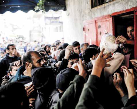 أزمة الخبز تتفاقم.. تراجع الإنتاج وارتفاع الأسعار يثقلان كاهل الغزيين