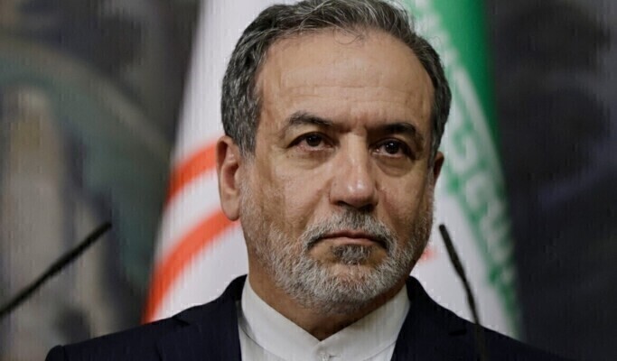 عراقجي في باكستان يحمل رداً للوسطاء ..وترامب ينتظر عرض ايران