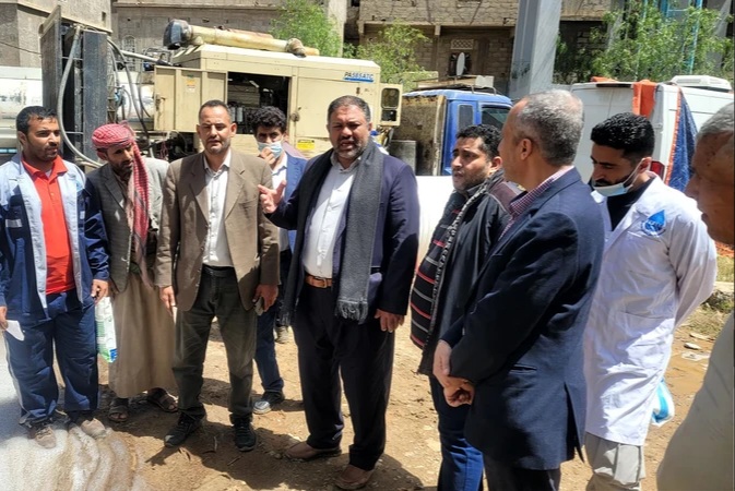مداعس يتفقد سير العمل في تعميق وتصفية بئر مياه سعوان