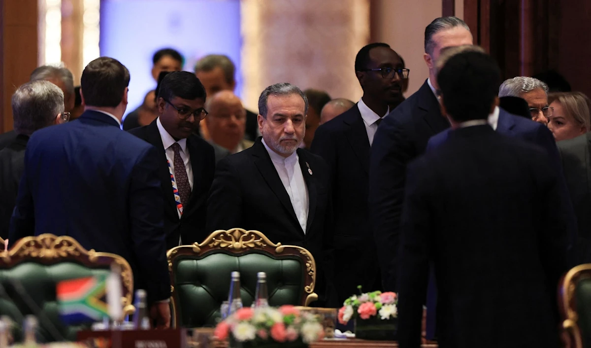 وزير الخارجية الإيراني يواجه ممثل الإمارات: “تحالفكم مع إسرائيل لم يحمِكم” ونتنياهو زار أبوظبي خلال الحرب