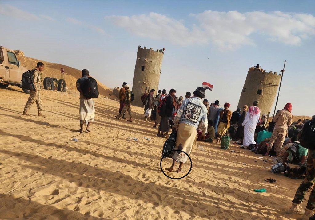 الرياض تجرد مئات المجندين من أسلحتهم وتطردهم