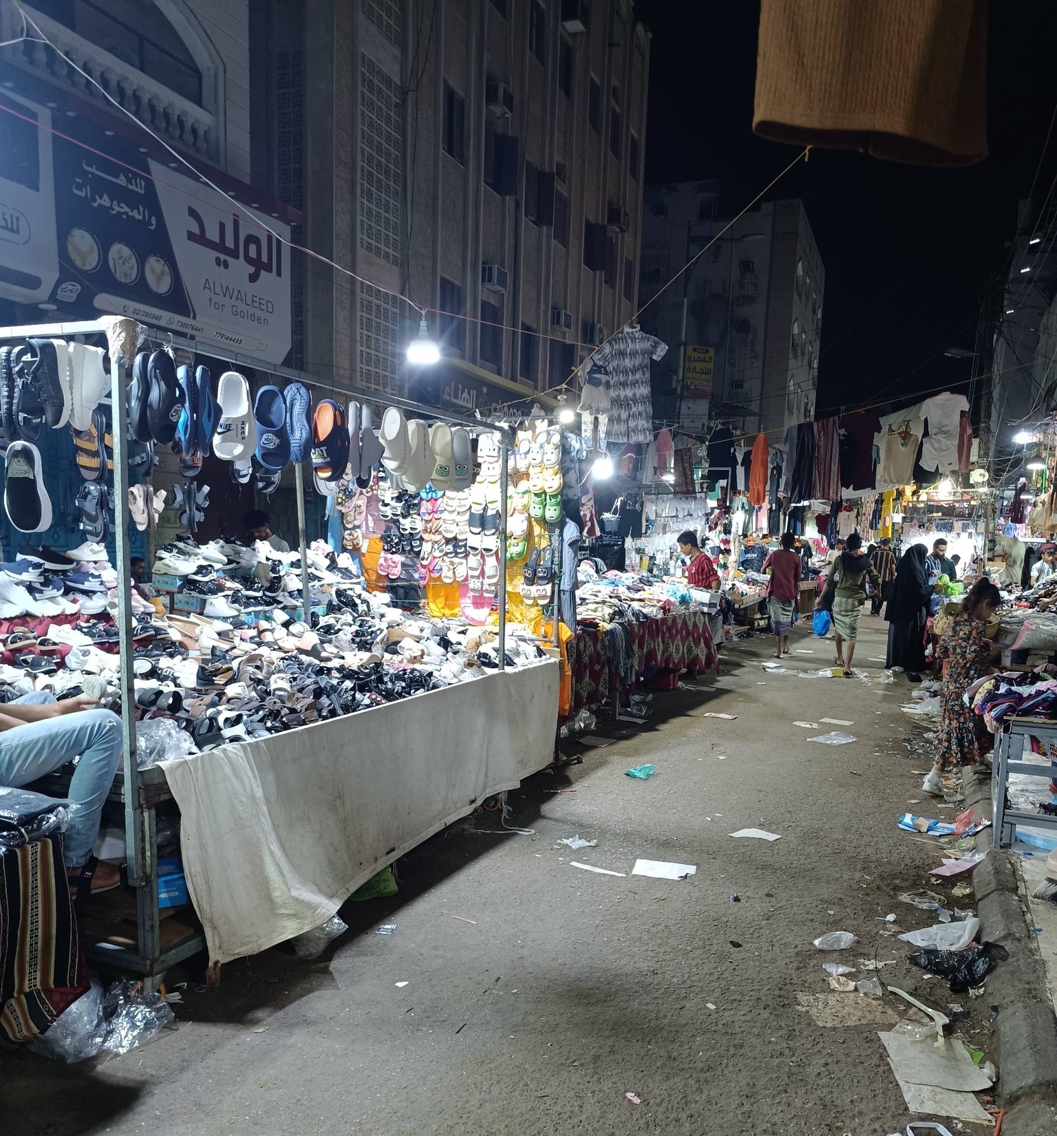 عدن تستقبل عيد الأضحى على وقع أزمات معيشية وخدمية خانقة