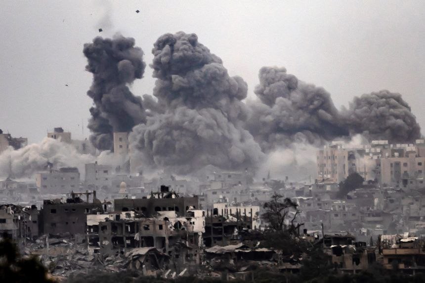 قطاع غزة: قصف مدفعي متواصل وإطلاق نار نحو منازل المواطنين الفلسطينيين
