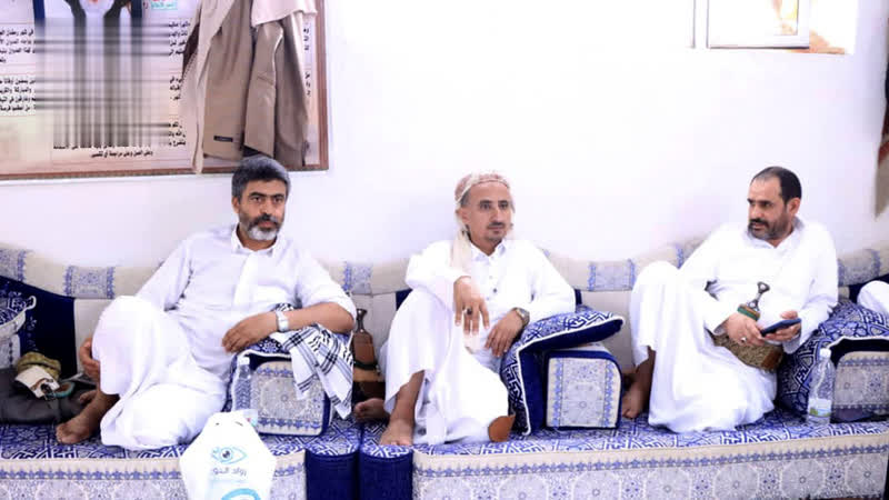 اجتماع في حجة يناقش سبل الارتقاء بأداء مكتب الأوقاف والإرشاد