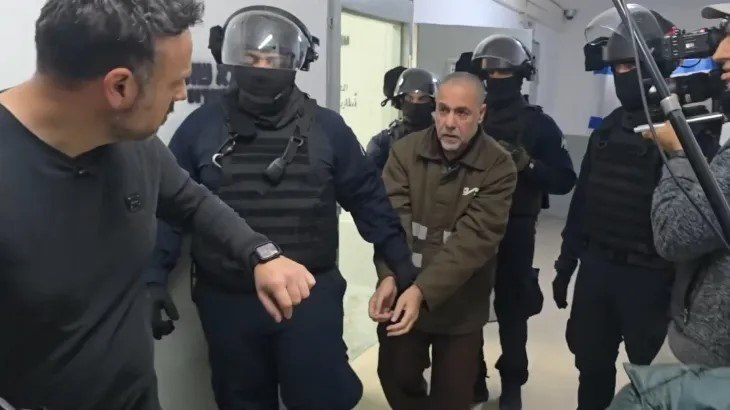 نقل الطبيب حسام أبو صفية إلى العزل الانفرادي في سجن نفحة عقب استئناف قرار اعتقاله